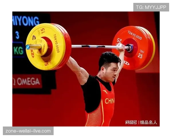 石智勇训练完吃五碗饭，教练说他饭量快赶上举重台了